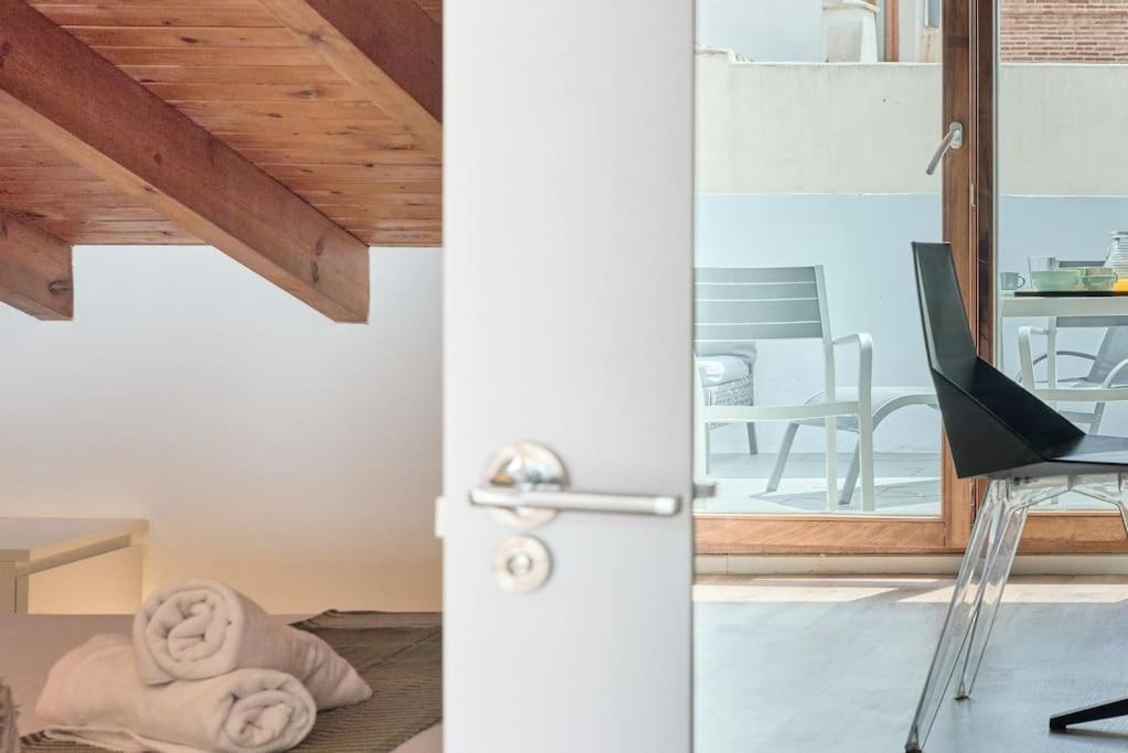 Ferienwohnung Sunny Cozy Penthouse With A Terrace At Plaza Del Carmen Valencia Exterior foto