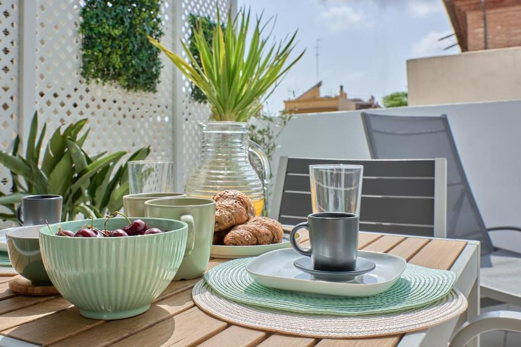Ferienwohnung Sunny Cozy Penthouse With A Terrace At Plaza Del Carmen Valencia Exterior foto