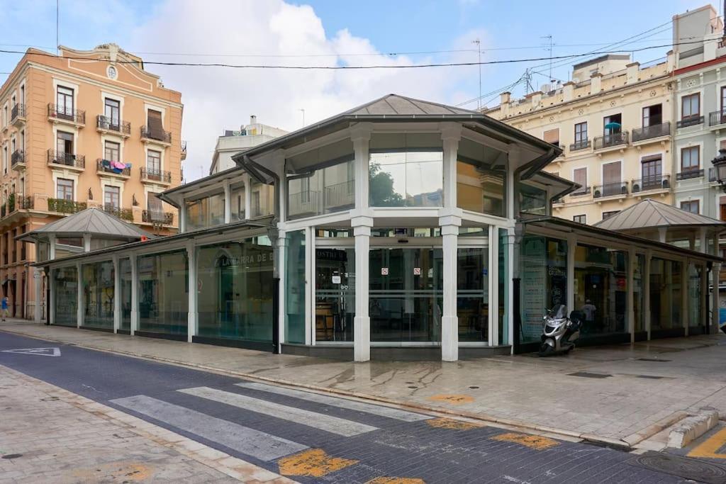 Ferienwohnung Sunny Cozy Penthouse With A Terrace At Plaza Del Carmen Valencia Exterior foto