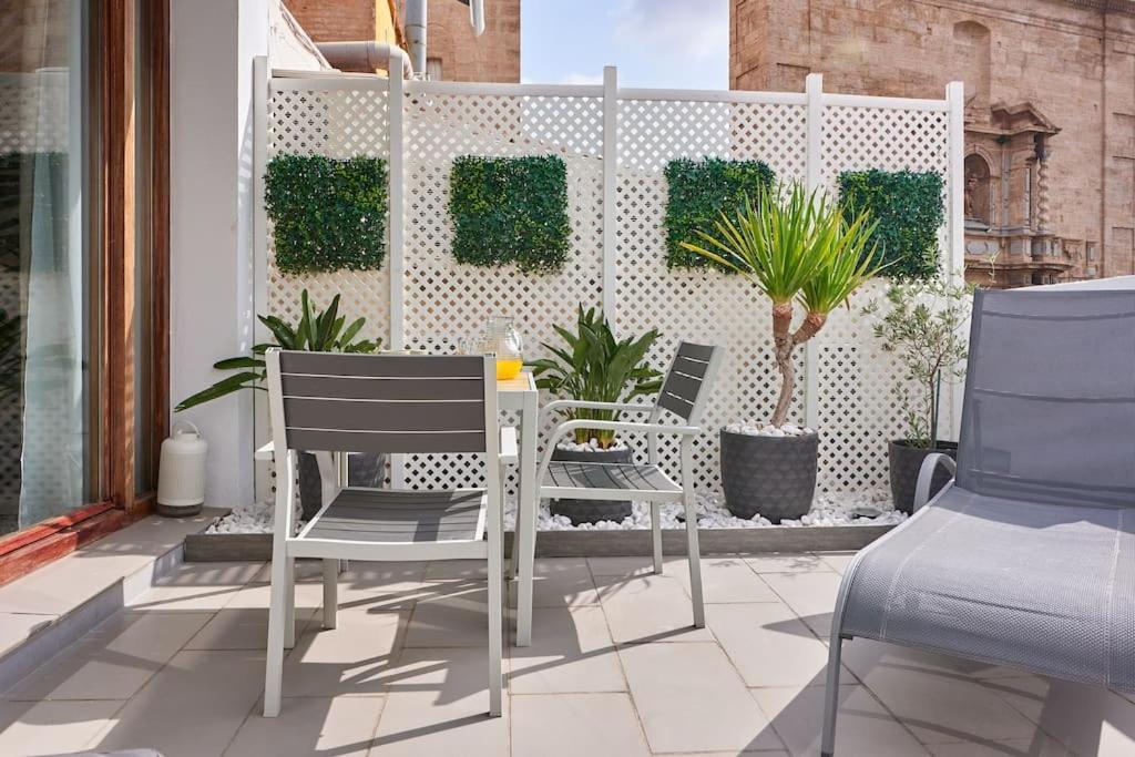 Ferienwohnung Sunny Cozy Penthouse With A Terrace At Plaza Del Carmen Valencia Exterior foto