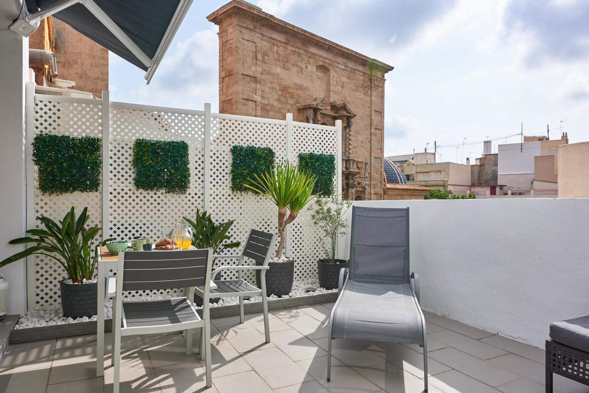 Ferienwohnung Sunny Cozy Penthouse With A Terrace At Plaza Del Carmen Valencia Exterior foto