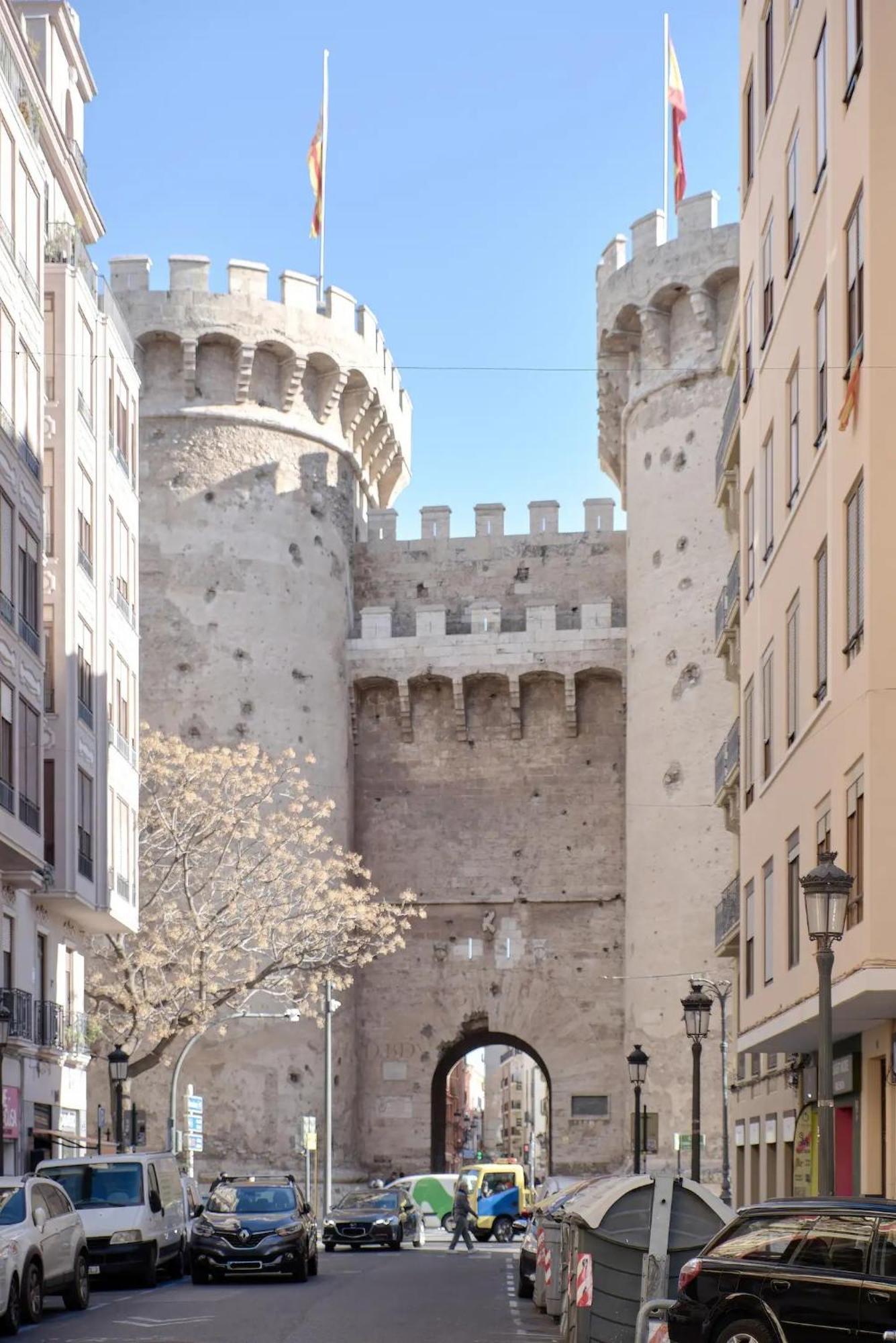 Ferienwohnung Sunny Cozy Penthouse With A Terrace At Plaza Del Carmen Valencia Exterior foto