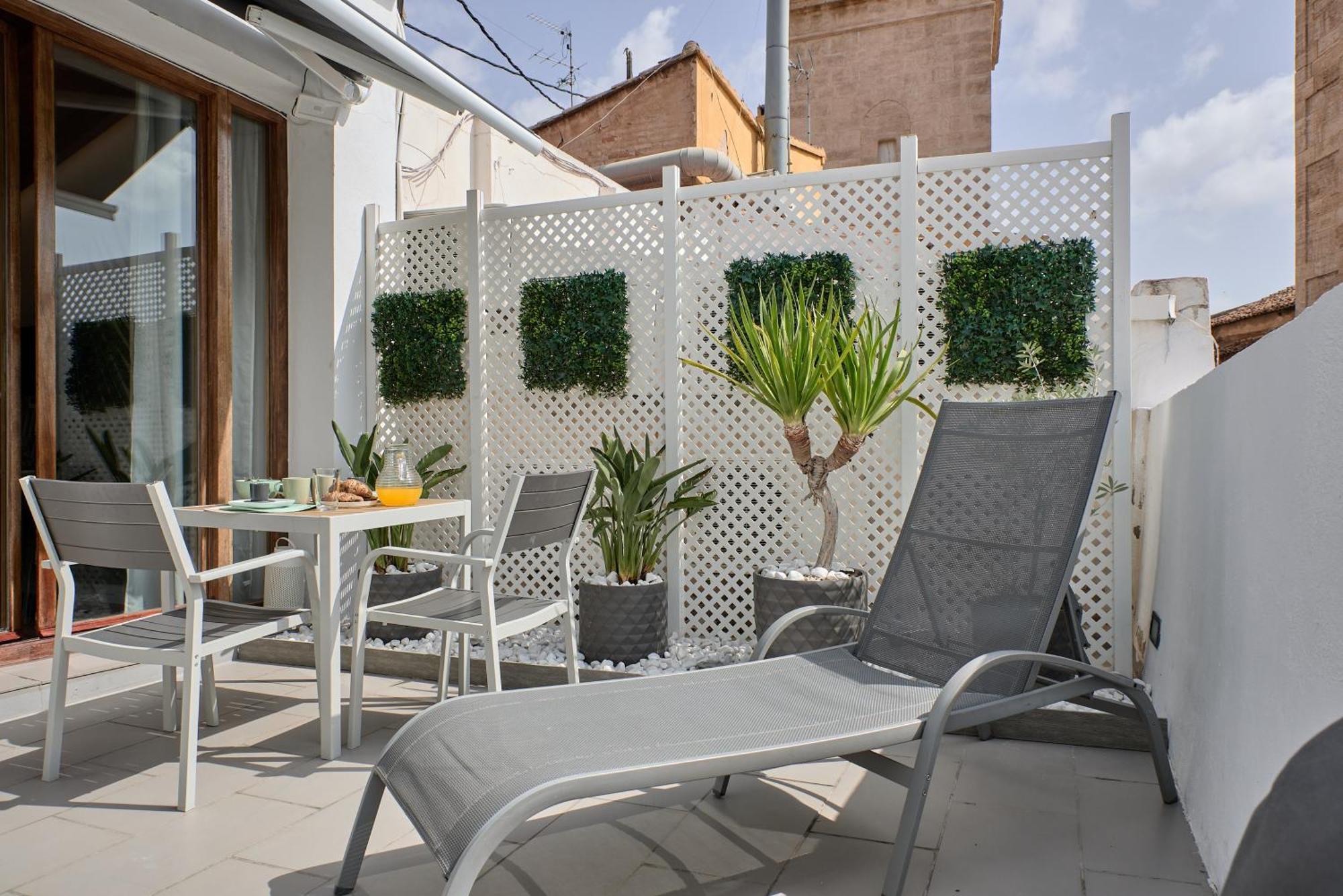 Ferienwohnung Sunny Cozy Penthouse With A Terrace At Plaza Del Carmen Valencia Exterior foto
