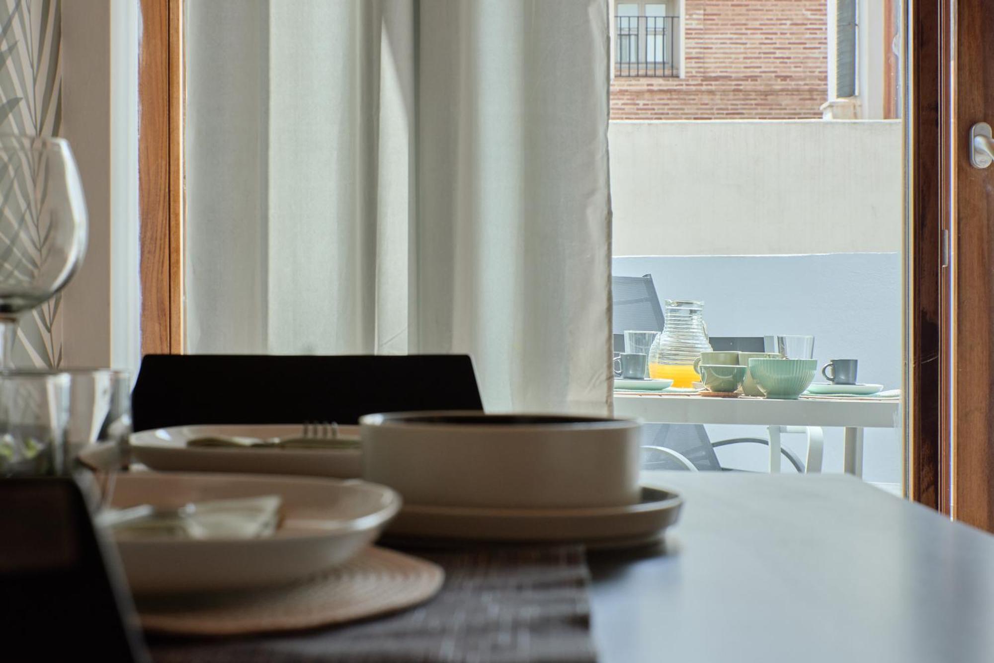 Ferienwohnung Sunny Cozy Penthouse With A Terrace At Plaza Del Carmen Valencia Exterior foto